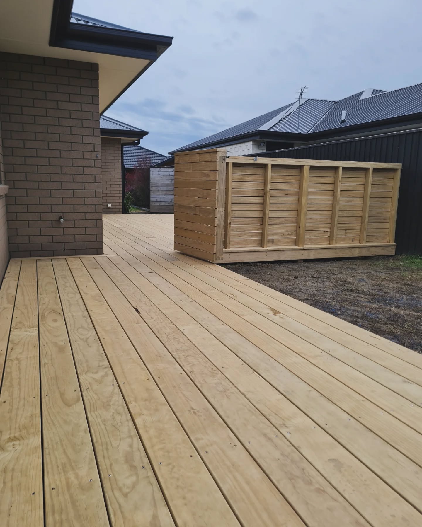 Greencore Pine Premium Grade Decking (Reeded One Face) H3.2 CCA 140x32 - Image 2
