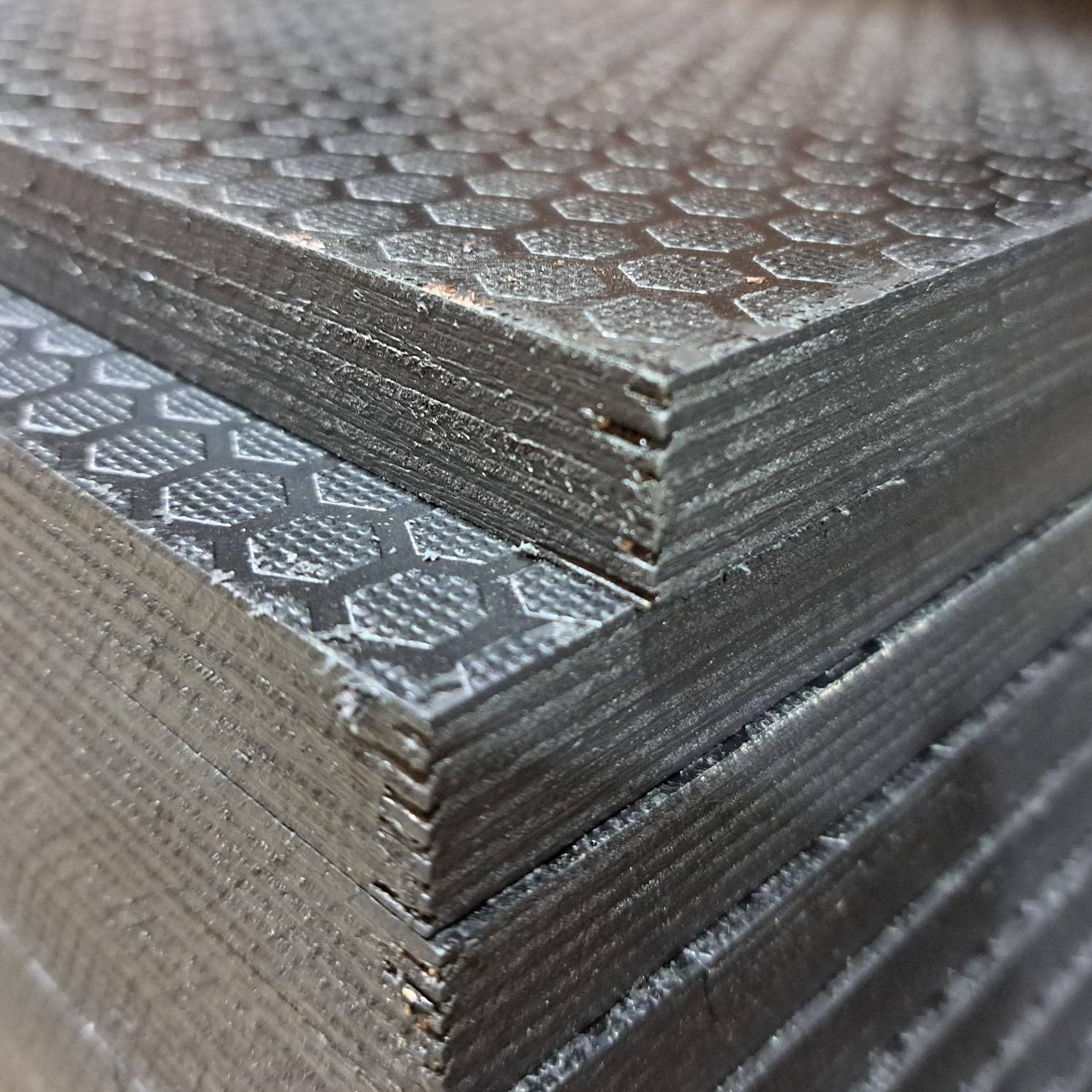 Honeycomb Anti-Slip Birch Core Plywood 2440x1220x18